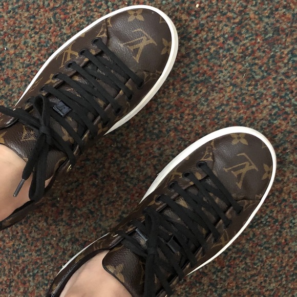 Louis Vuitton Frontrow Sneaker - Picture 6 of 7